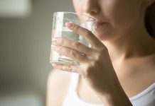 Reasons behind drinking water on an empty stomach in the morning